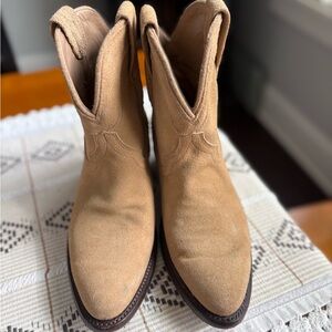 Tecovas tan suede The Lucy low cowgirl western ankle boots Women’s size 7.5